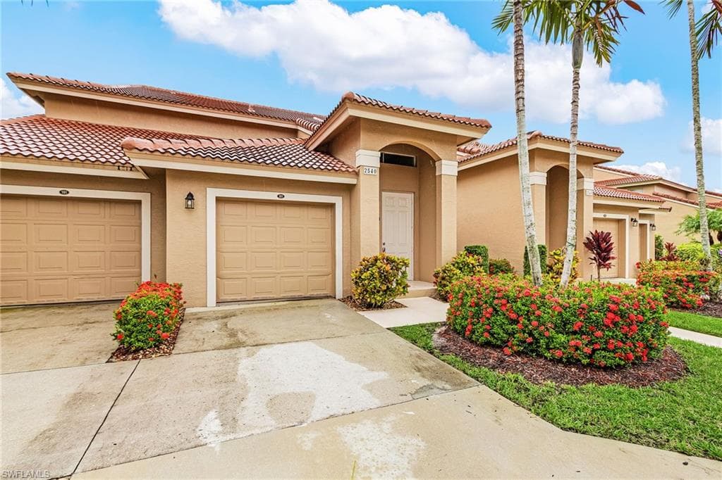2540 Aspen Creek Ln S 201, Naples, FL 34119-1