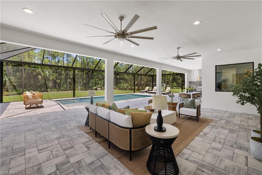 4221 7th Ave NW, Naples, FL 34119-24