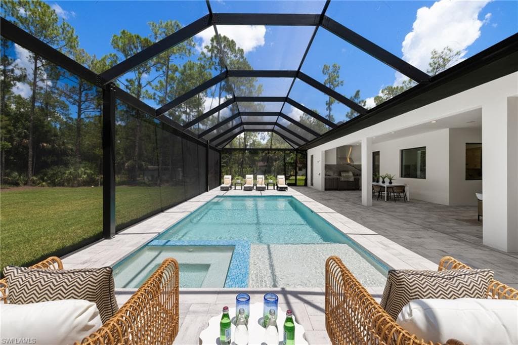 4221 7th Ave NW, Naples, FL 34119-25