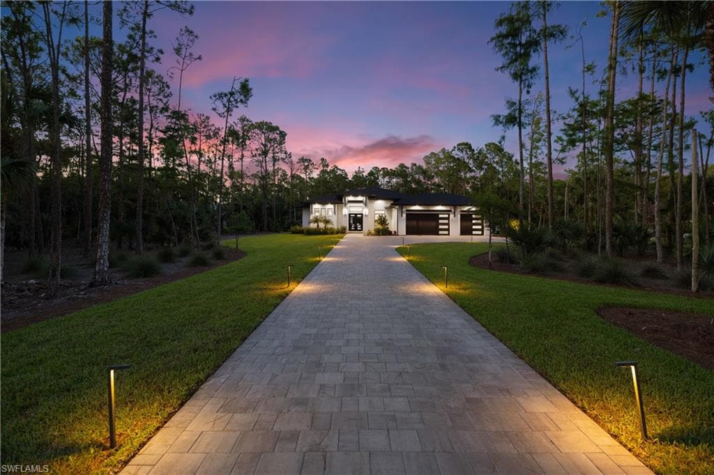 4221 7th Ave NW, Naples, FL 34119-33