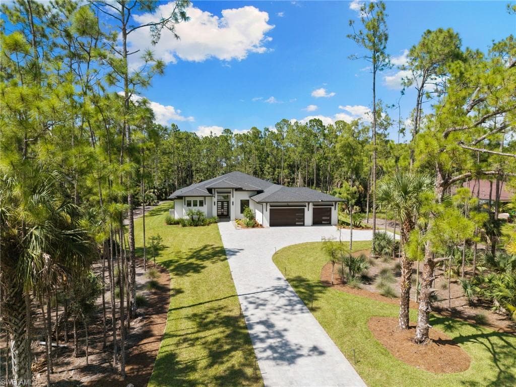 4221 7th Ave NW, Naples, FL 34119-3