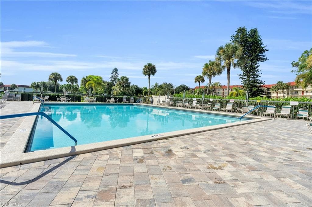 4318 27th Ct SW 102, Naples, FL 34116-19