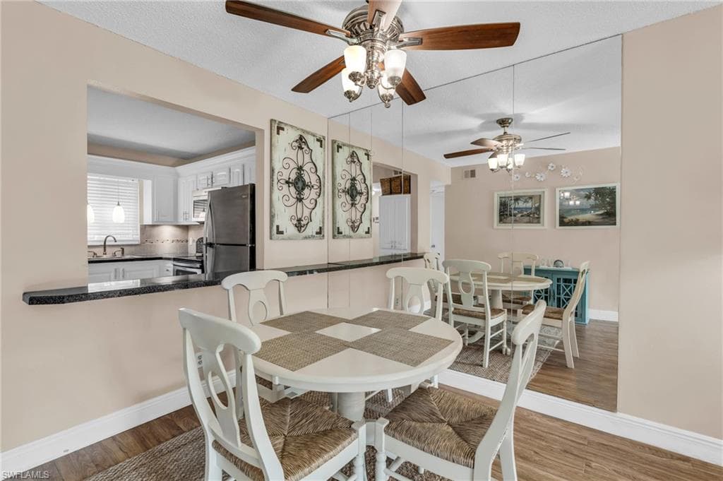 4318 27th Ct SW 102, Naples, FL 34116-2