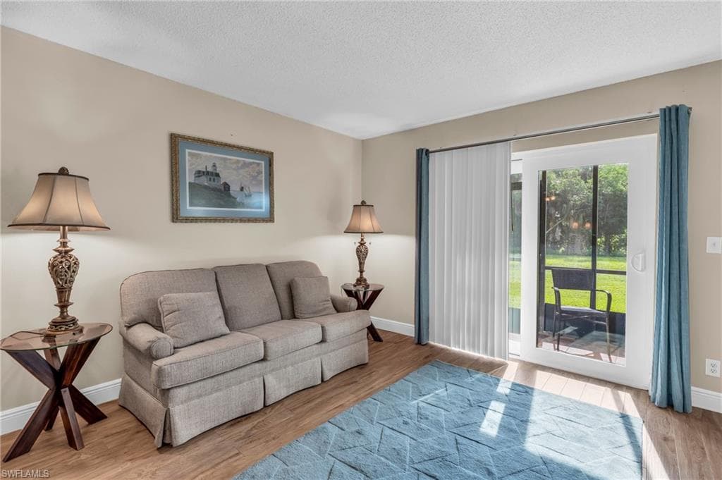 4318 27th Ct SW 102, Naples, FL 34116-7