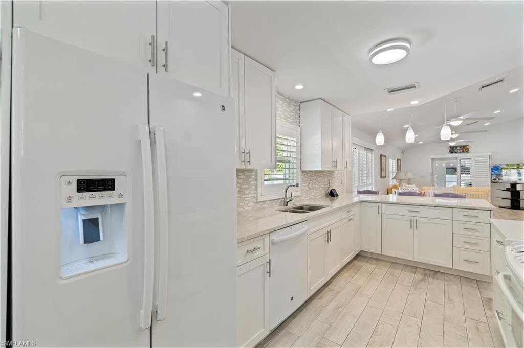 4266 Springs Ln, Bonita Springs, FL 34134-14