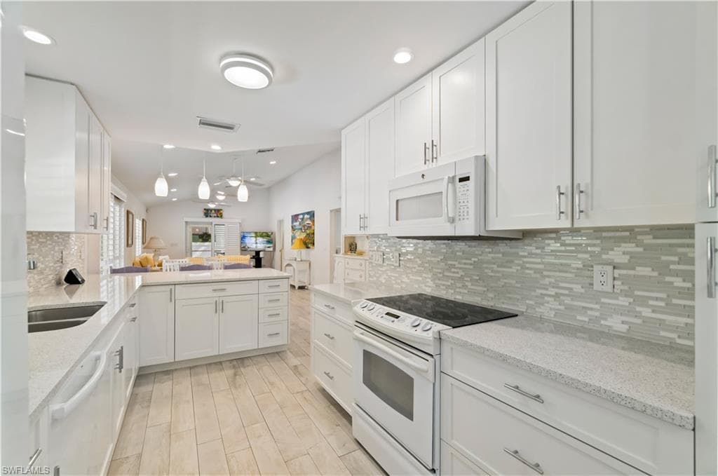 4266 Springs Ln, Bonita Springs, FL 34134-15