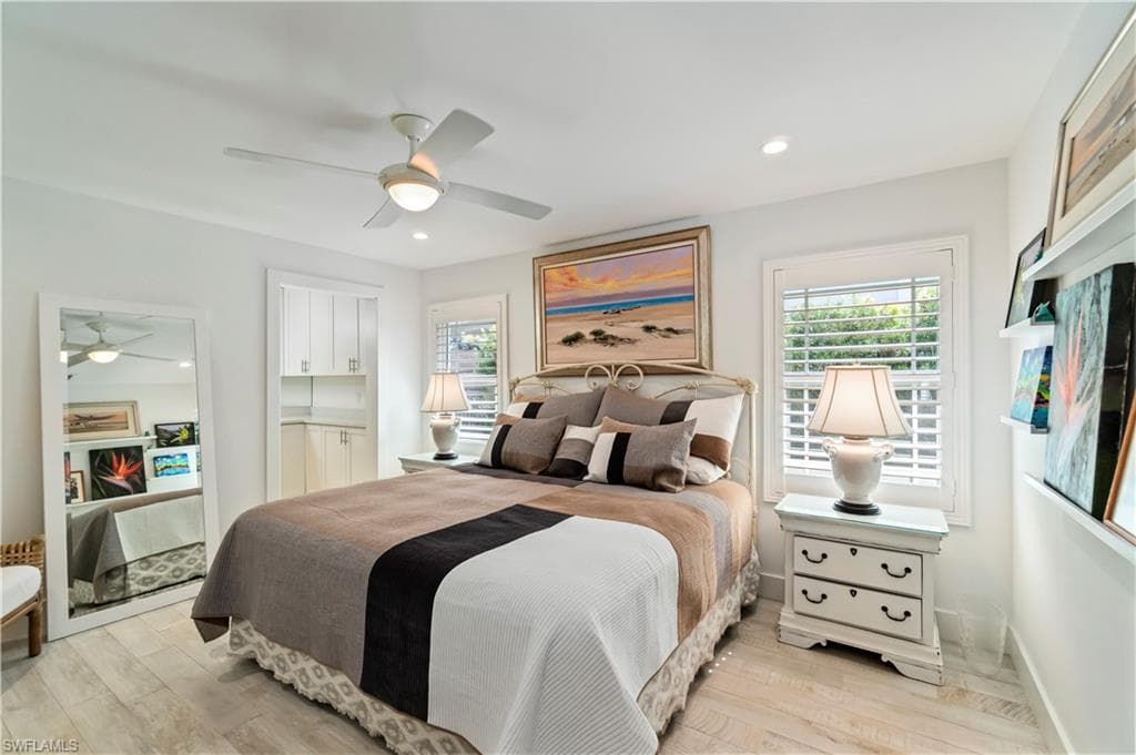 4266 Springs Ln, Bonita Springs, FL 34134-17