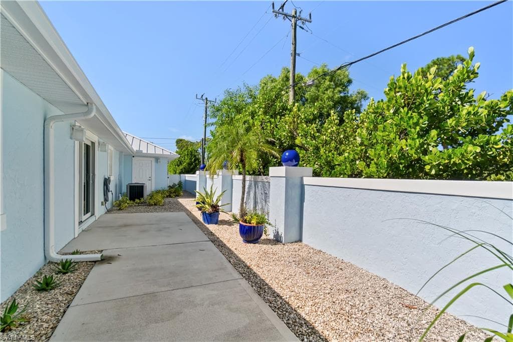 4266 Springs Ln, Bonita Springs, FL 34134-27