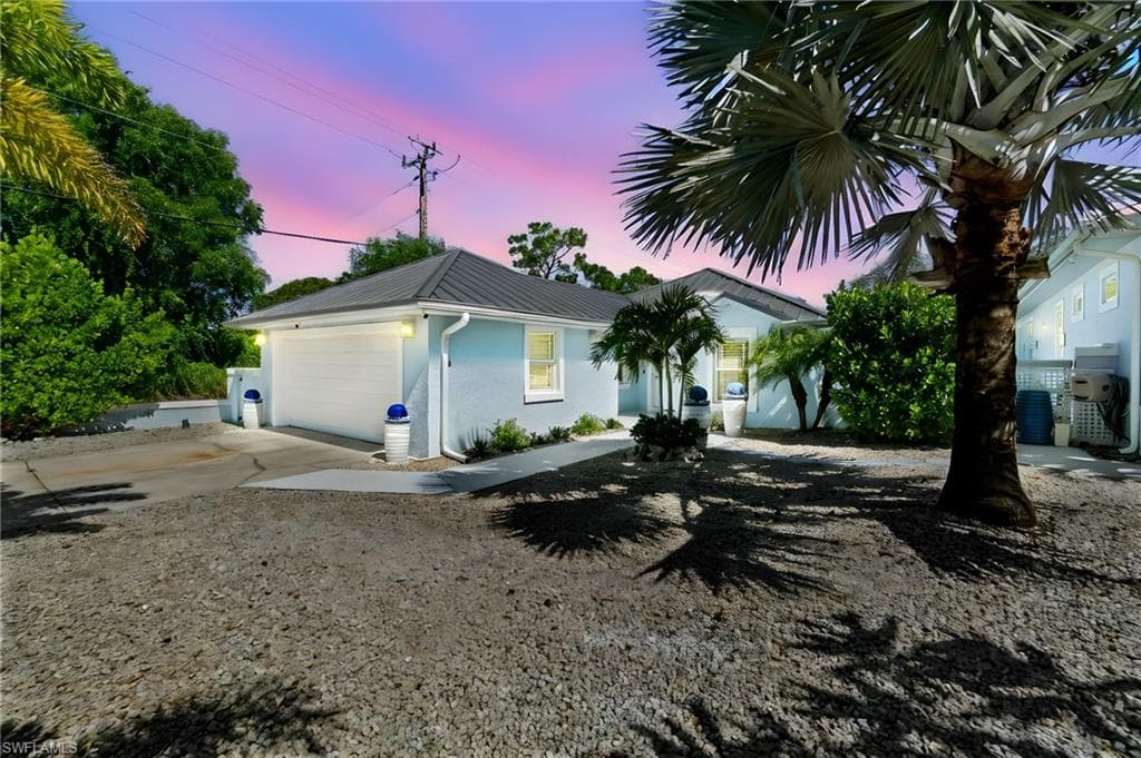 4266 Springs Ln, Bonita Springs, FL 34134-5