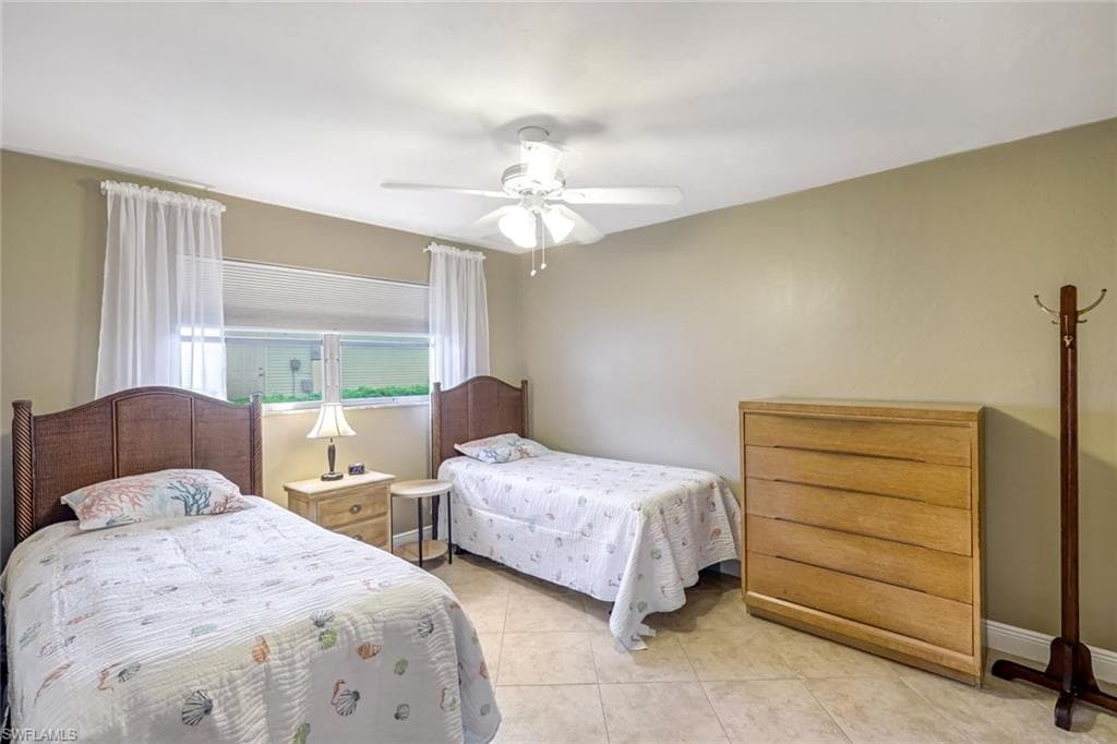 539 Cypress Way E, Naples, FL 34110-19