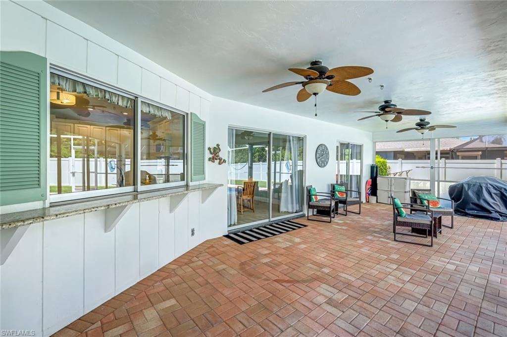 539 Cypress Way E, Naples, FL 34110-22