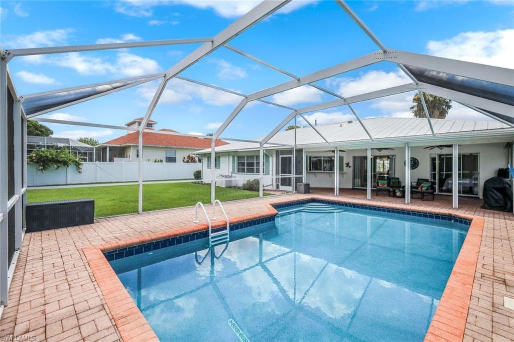 539 Cypress Way E, Naples, FL 34110-26