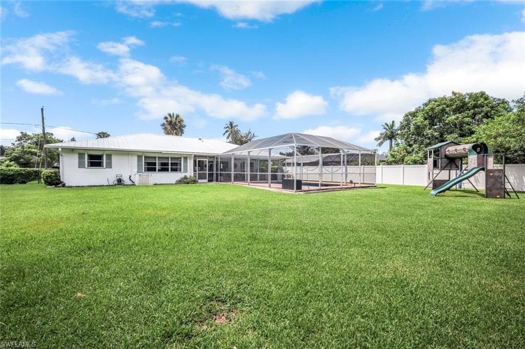 539 Cypress Way E, Naples, FL 34110-30