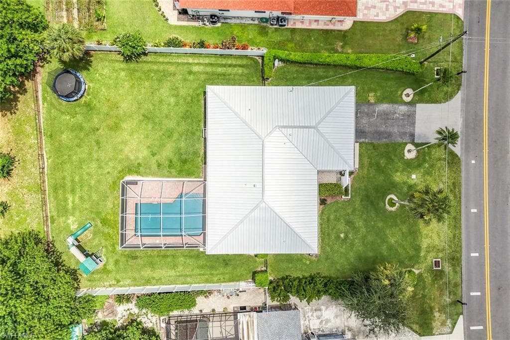 539 Cypress Way E, Naples, FL 34110-3