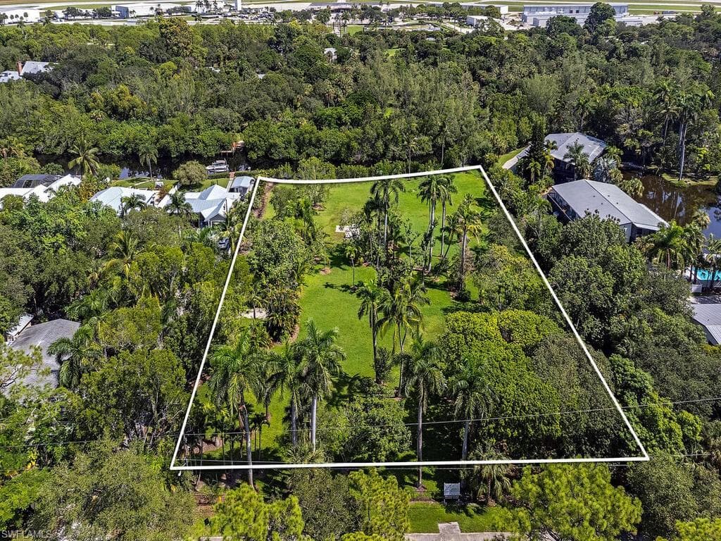 2505 Estey Ave, Naples, FL 34104-2
