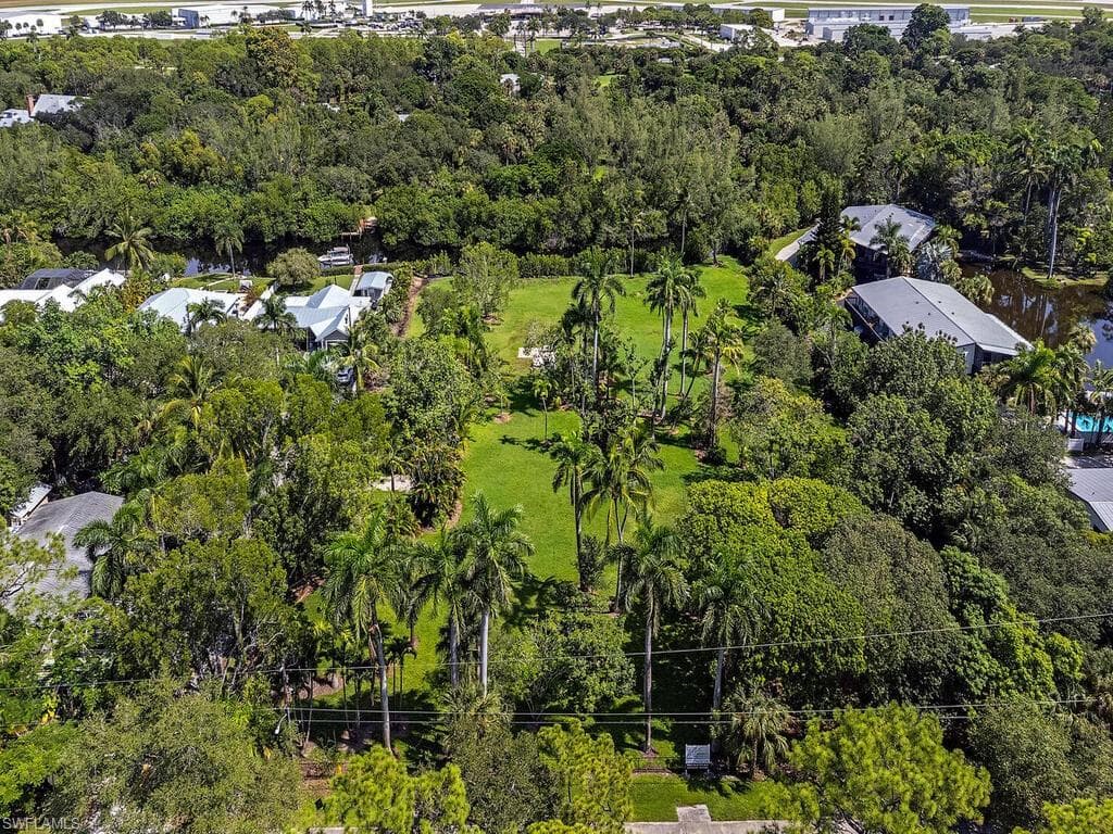 2505 Estey Ave, Naples, FL 34104-3