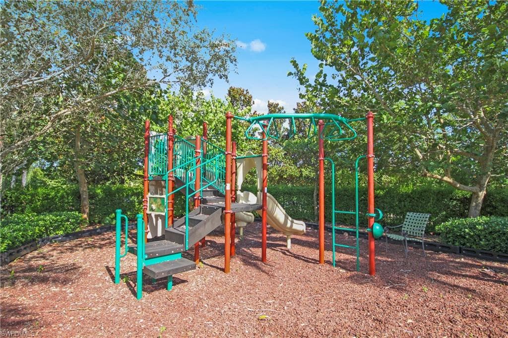 19427 La Serena Dr, Estero, FL 33967-45