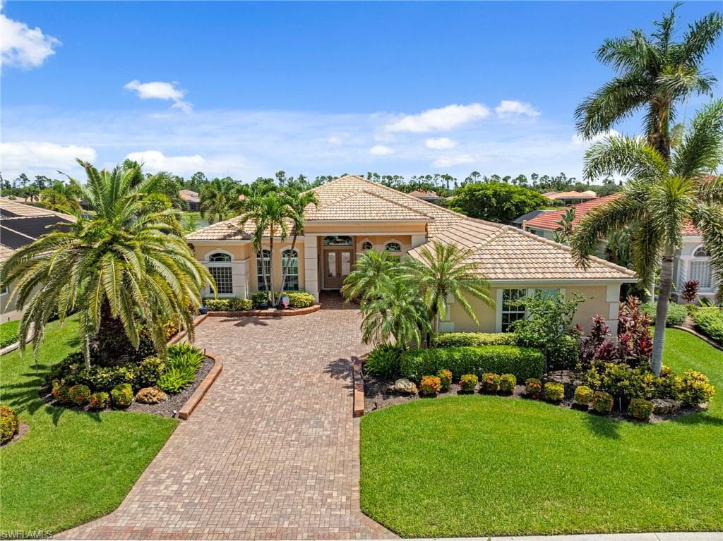 19427 La Serena Dr, Estero, FL 33967-5