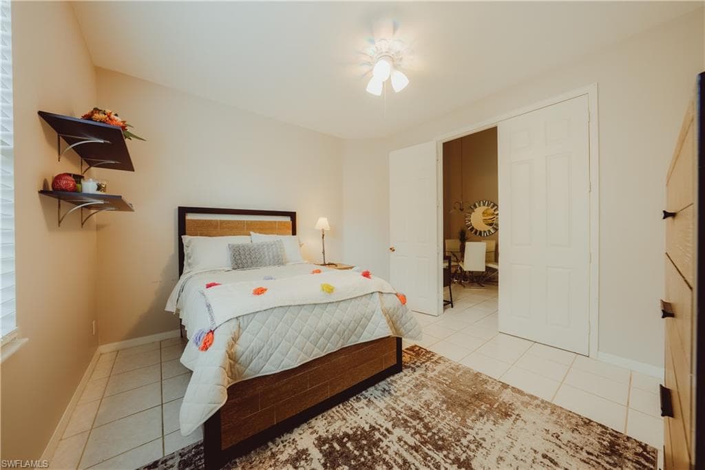6745 Huntington Lakes Cir 201, Naples, FL 34119-23