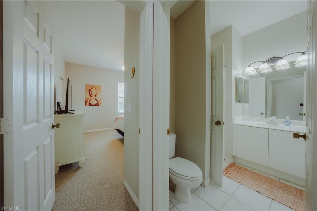 6745 Huntington Lakes Cir 201, Naples, FL 34119-28
