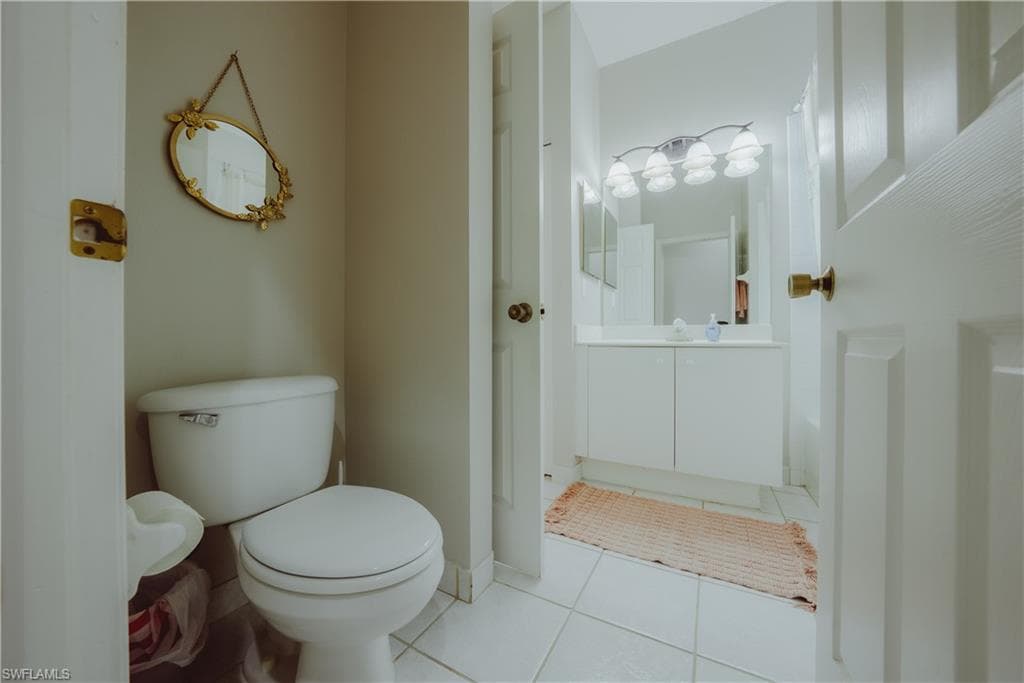 6745 Huntington Lakes Cir 201, Naples, FL 34119-29