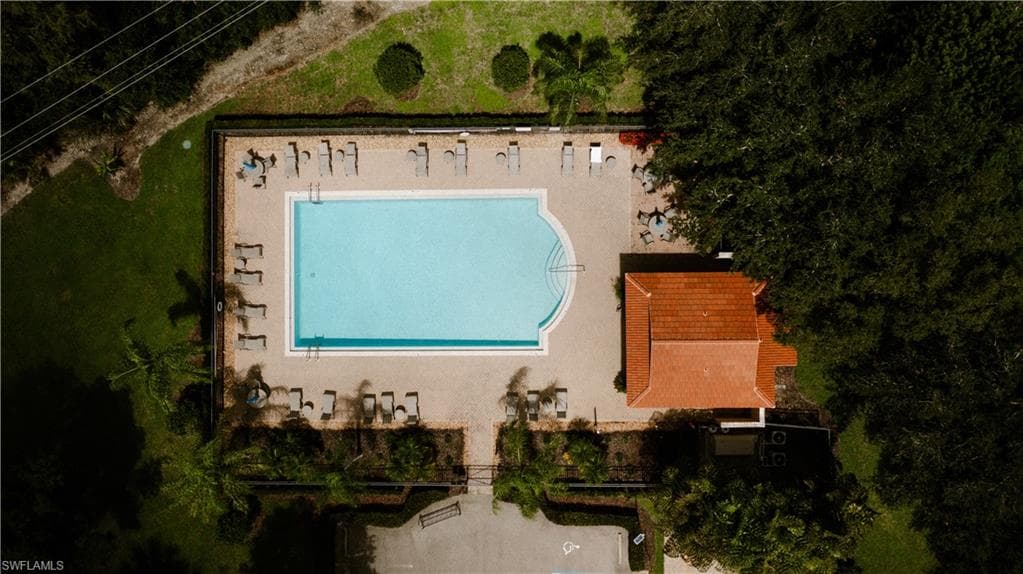 6745 Huntington Lakes Cir 201, Naples, FL 34119-47