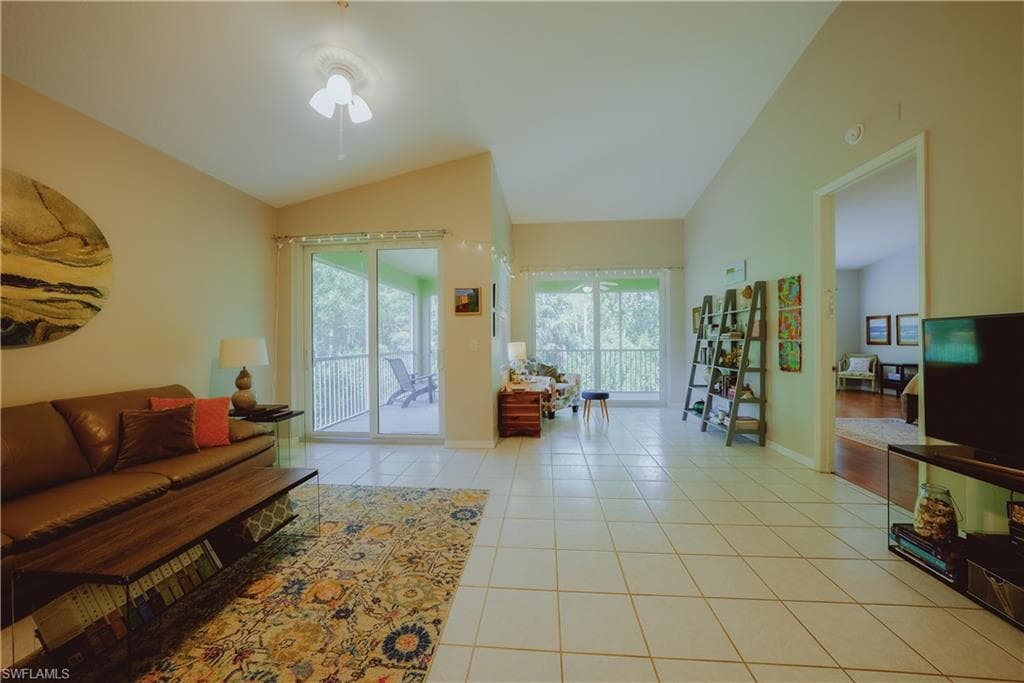 6745 Huntington Lakes Cir 201, Naples, FL 34119-5