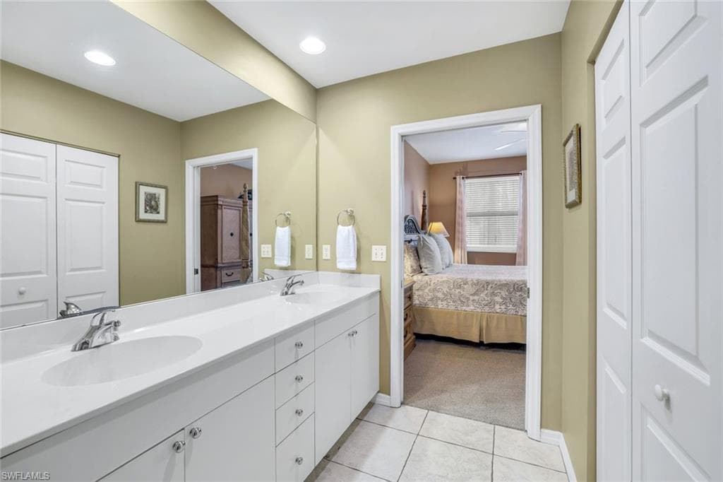 460 Launch Cir 202, Naples, FL 34108-14
