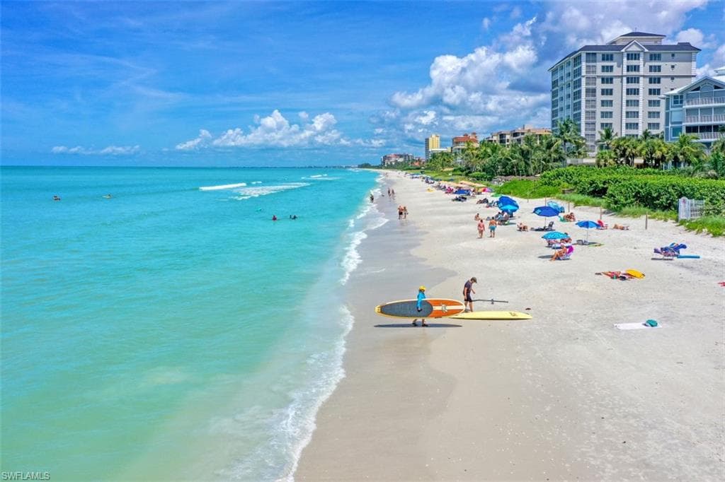 460 Launch Cir 202, Naples, FL 34108-26