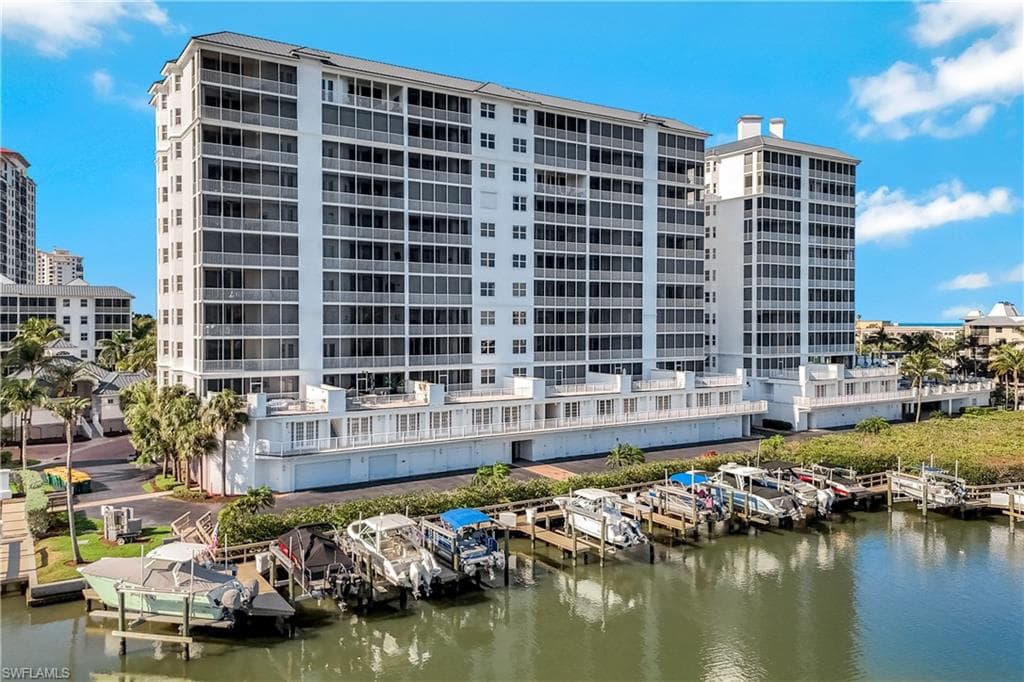 460 Launch Cir 202, Naples, FL 34108-27