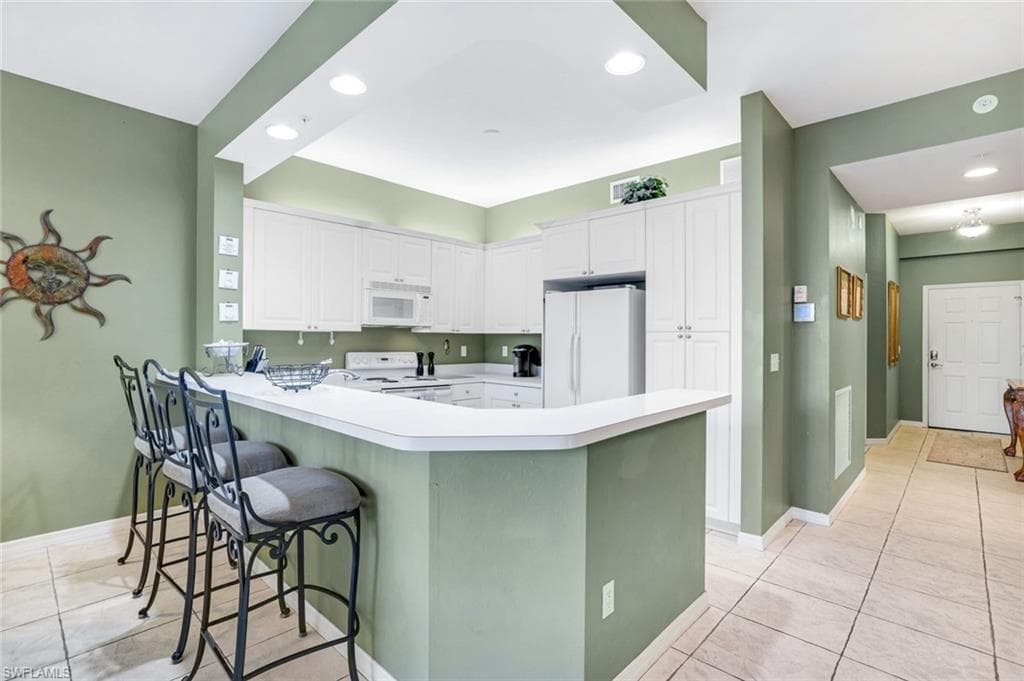 460 Launch Cir 202, Naples, FL 34108-7