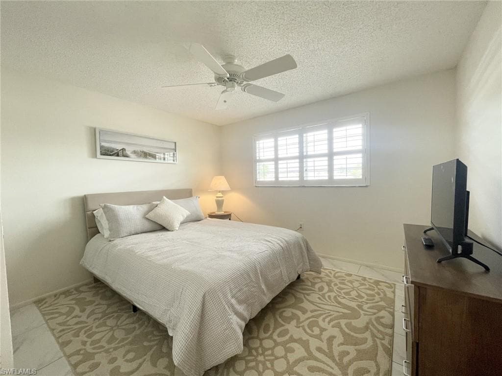 5435 Rattlesnake Hammock Rd 202, Naples, FL 34113-16