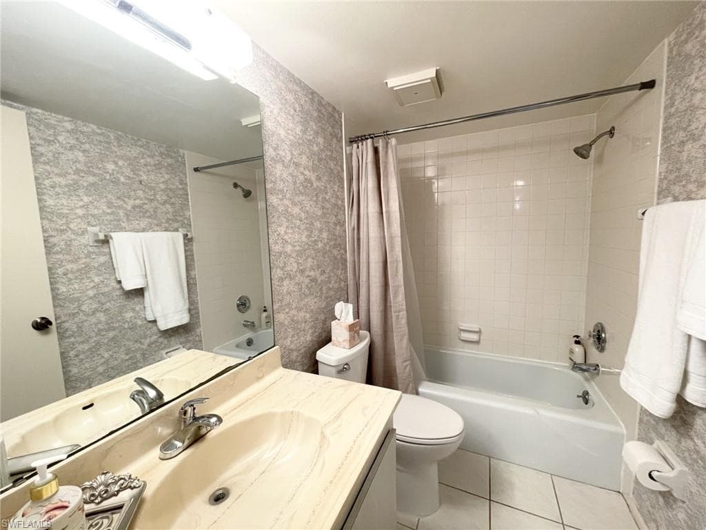 5435 Rattlesnake Hammock Rd 202, Naples, FL 34113-24