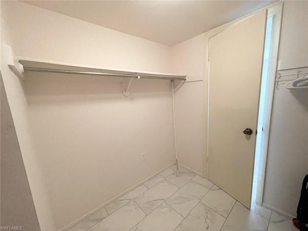 5435 Rattlesnake Hammock Rd 202, Naples, FL 34113-27