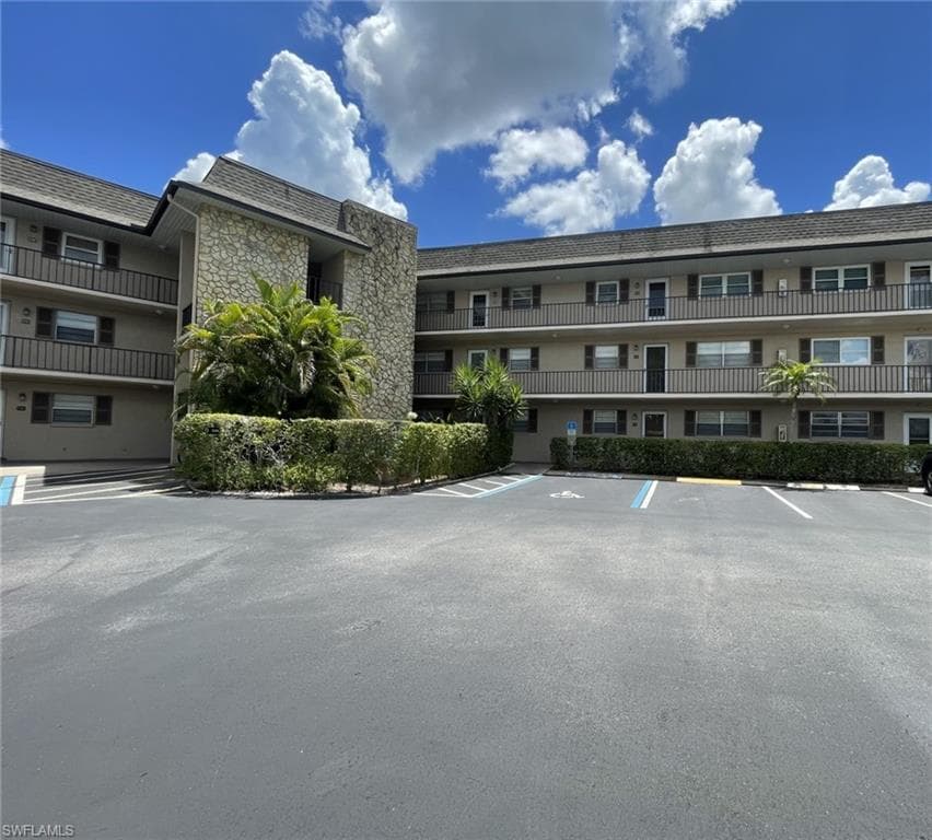 5435 Rattlesnake Hammock Rd 202, Naples, FL 34113-1