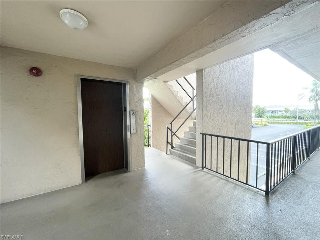 5435 Rattlesnake Hammock Rd 202, Naples, FL 34113-30