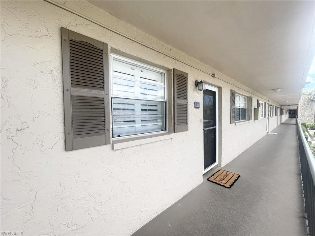 5435 Rattlesnake Hammock Rd 202, Naples, FL 34113-32