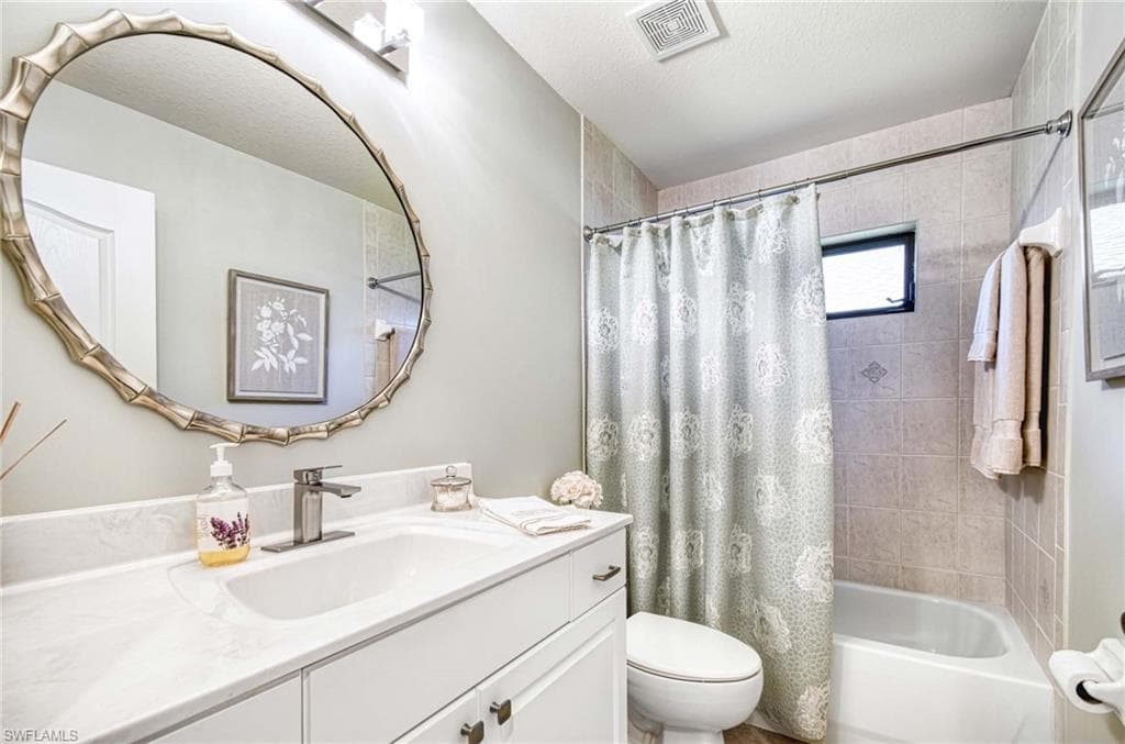 1002 Tivoli Ln, Naples, FL 34104-9