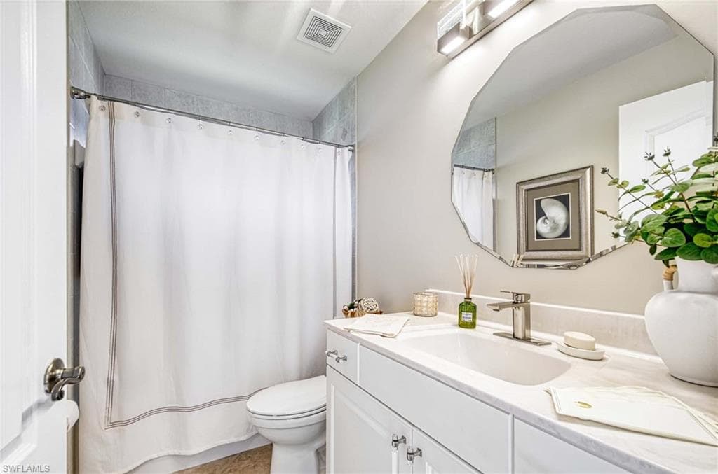 1002 Tivoli Ln, Naples, FL 34104-11