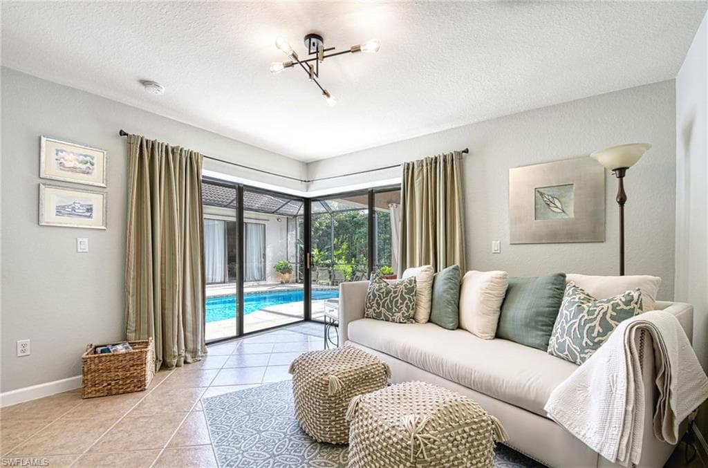 1002 Tivoli Ln, Naples, FL 34104-12