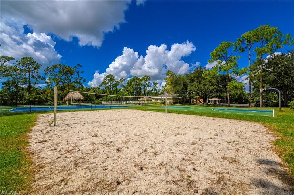 1002 Tivoli Ln, Naples, FL 34104-35