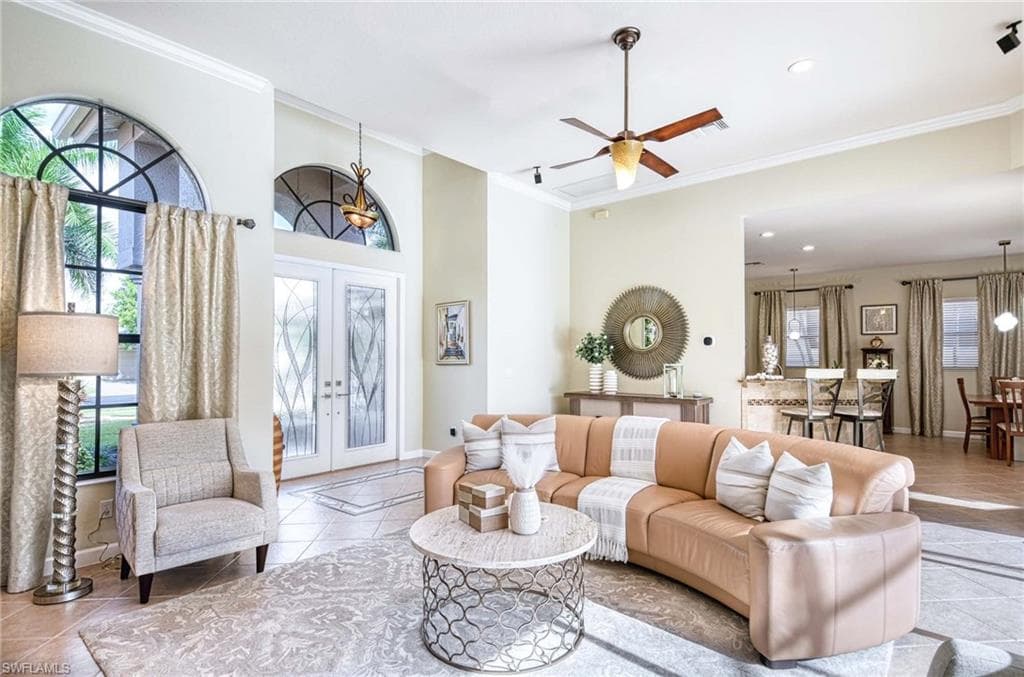 1002 Tivoli Ln, Naples, FL 34104-4