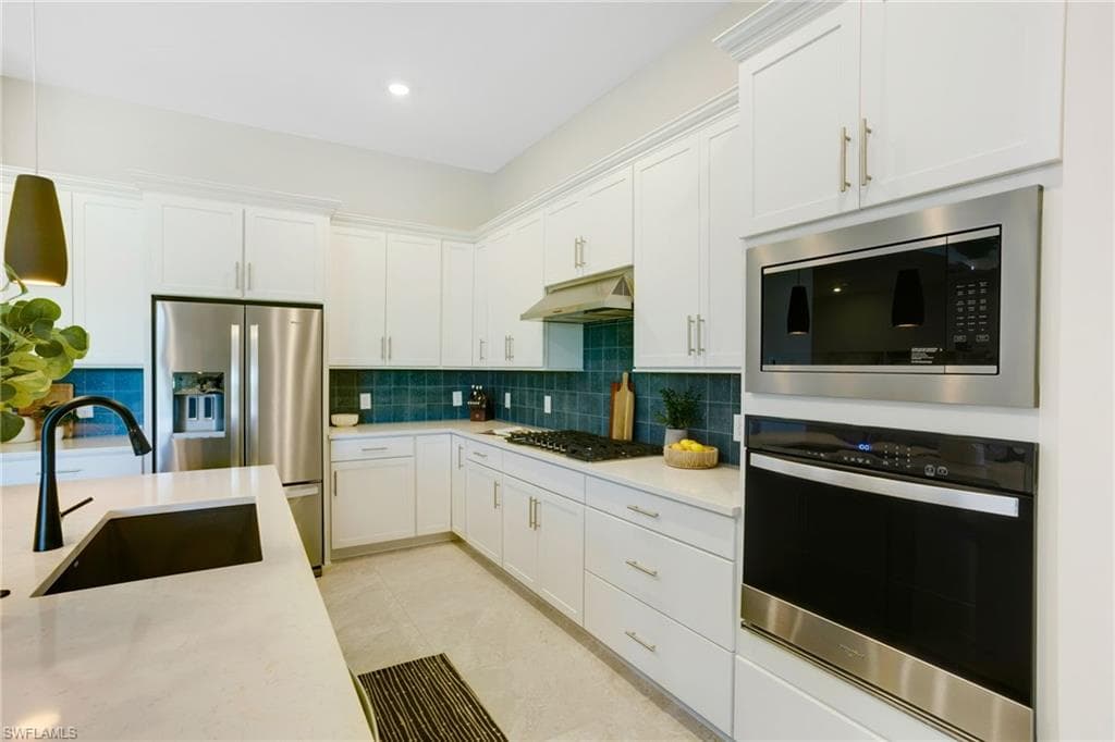 10112 Seaside Way, Bonita Springs, FL 34135-15