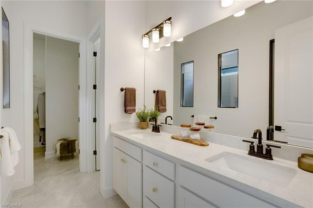10112 Seaside Way, Bonita Springs, FL 34135-21