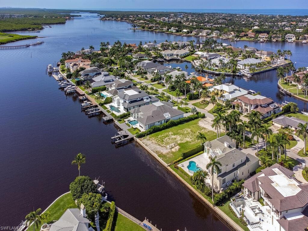 2375 Tarpon Rd, Naples, FL 34102-8