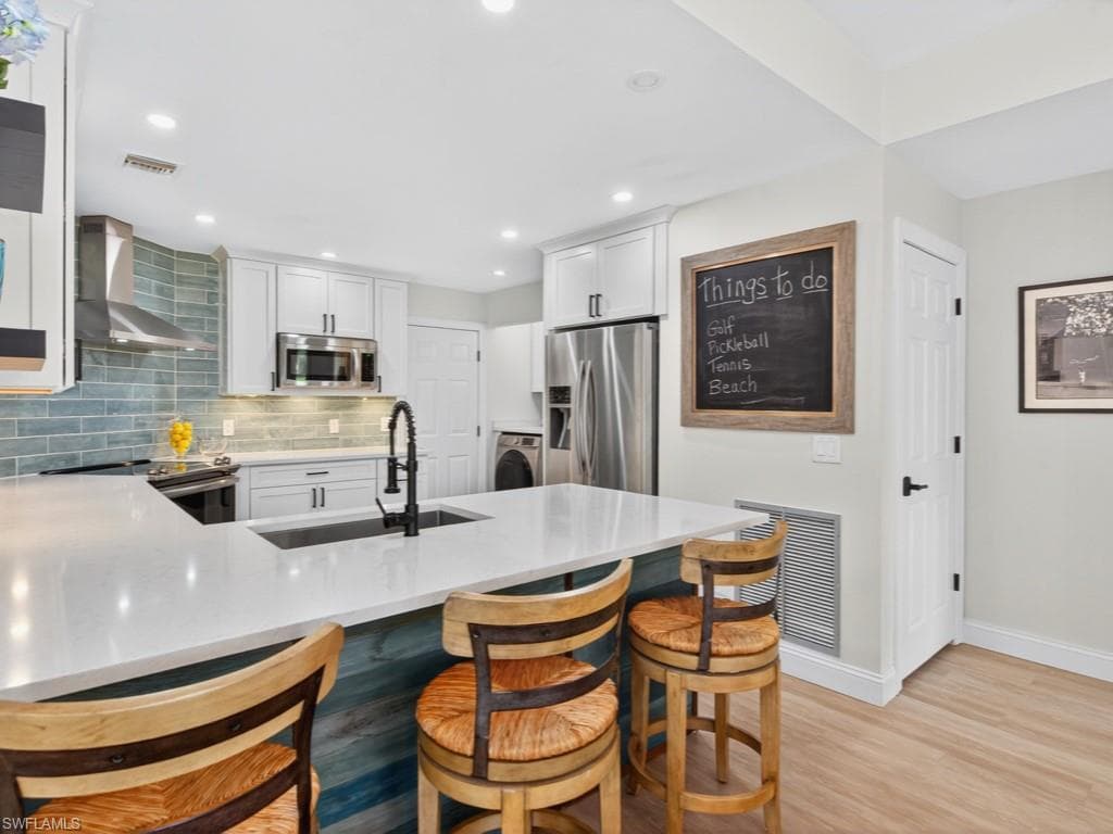 764 Eagle Creek Dr 104, Naples, FL 34113-9