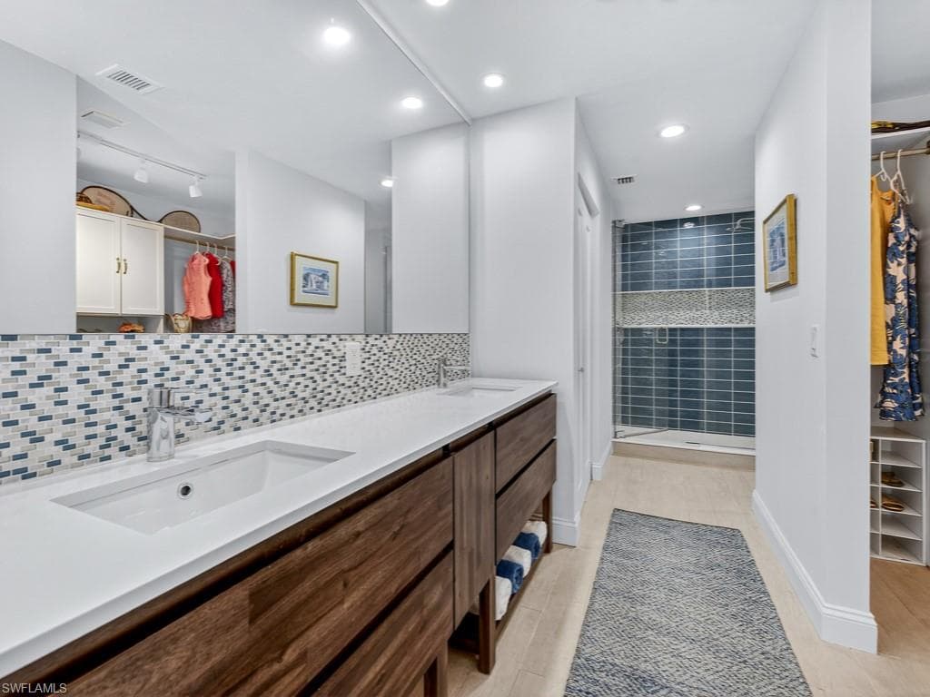 764 Eagle Creek Dr 104, Naples, FL 34113-16