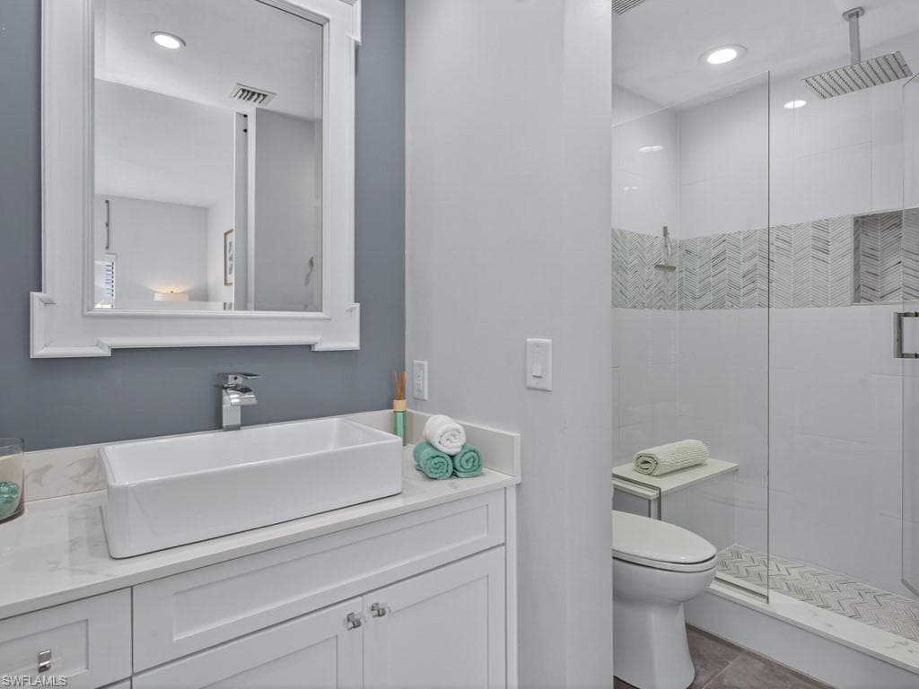 764 Eagle Creek Dr 104, Naples, FL 34113-19