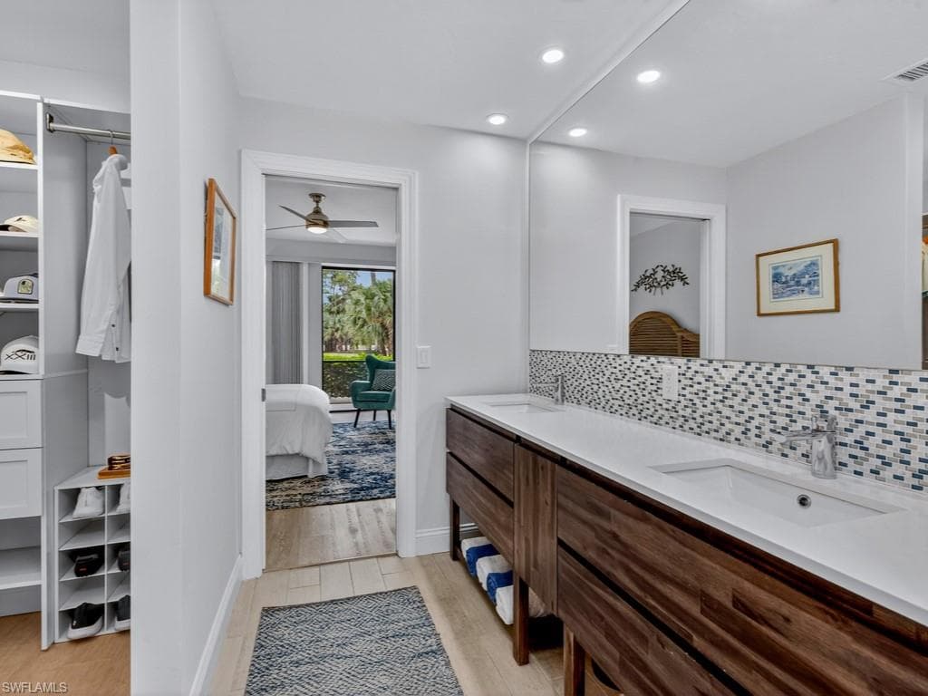 764 Eagle Creek Dr 104, Naples, FL 34113-29