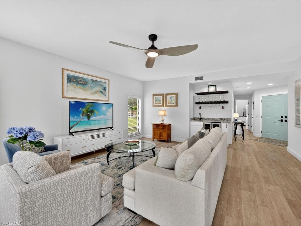 764 Eagle Creek Dr 104, Naples, FL 34113-4